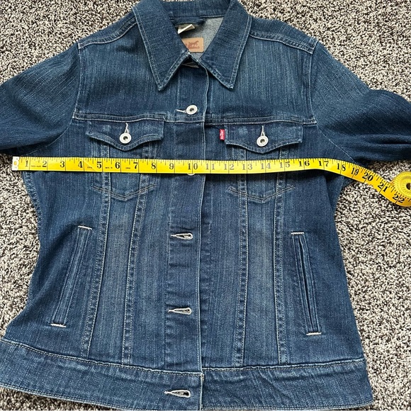 Women’s Classic Levi’s Denim Jean Jacket Medium - Picture 3 of 11